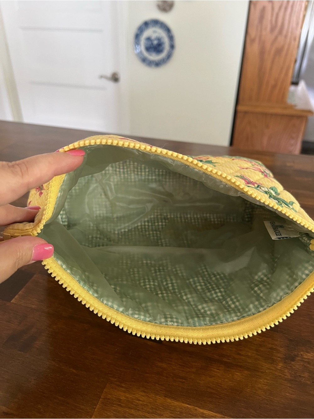 Vera Bradley Medium Cosmetic Bag, Yellow Hope Retired Pattern, 2002 - Picture 6 of 7